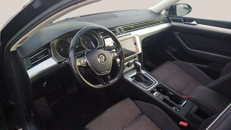 VW Passat 1.5 I, снимка 5 - Автомобили и джипове - 48384436