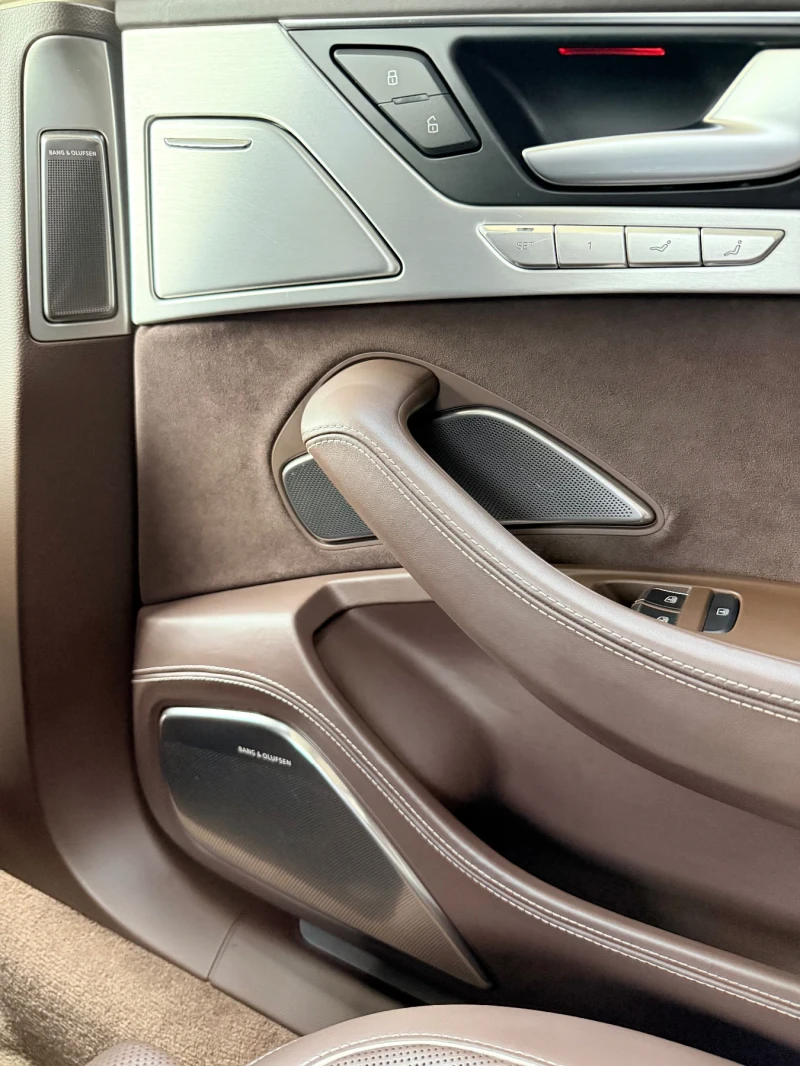Audi A8 4.2TDI Design Selection/B&O 3D/Rotor/Alcantara, снимка 9 - Автомобили и джипове - 51912136