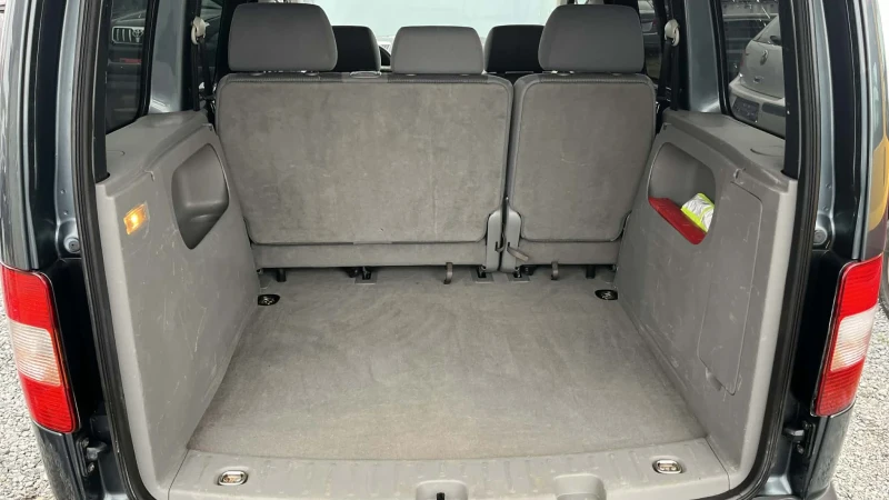 VW Caddy LIFE-1.9 TDI, снимка 13 - Автомобили и джипове - 52752690