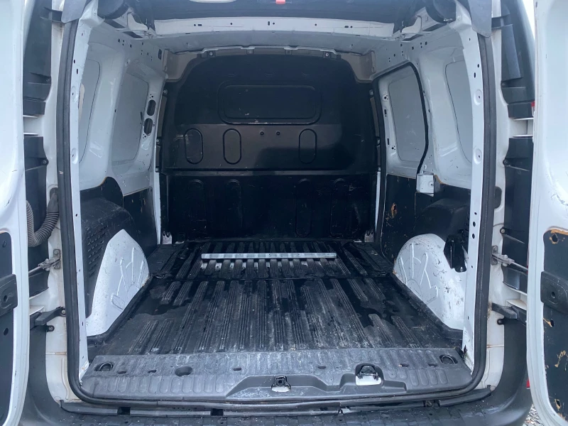 Renault Kangoo 1, 5 автомат нави, снимка 8 - Автомобили и джипове - 52886869