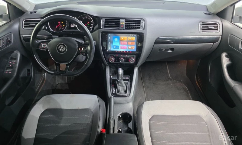 VW Jetta, снимка 7 - Автомобили и джипове - 53000950