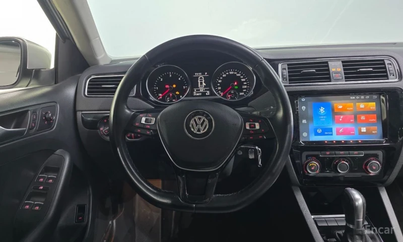 VW Jetta, снимка 13 - Автомобили и джипове - 53000950