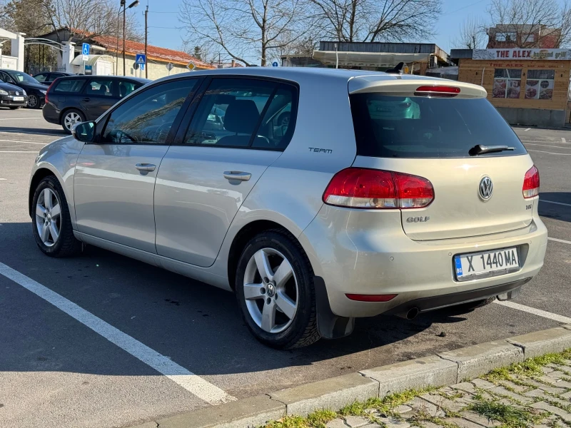 VW Golf, снимка 5 - Автомобили и джипове - 53144134