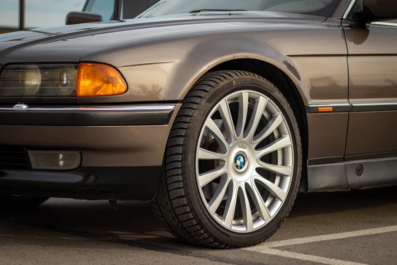 BMW 740 iL, снимка 6 - Автомобили и джипове - 53270511