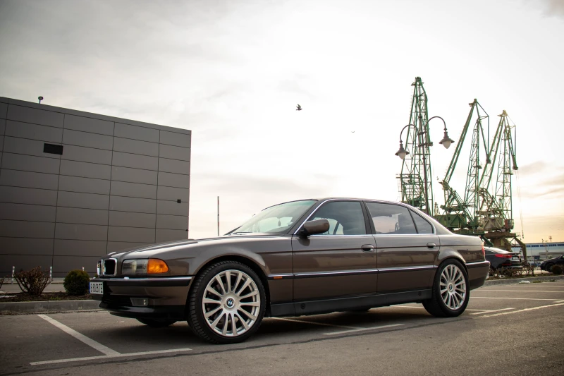 BMW 740 iL, снимка 17 - Автомобили и джипове - 53270511