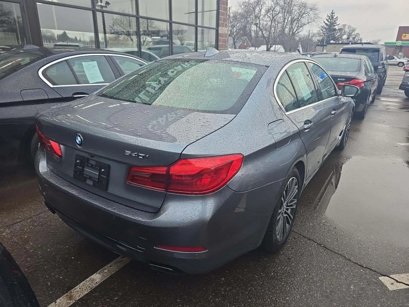 BMW 540 * CARFAX * БЕЗ ПЪРВОНАЧАЛНА ВНОСКА, снимка 4 - Автомобили и джипове - 53274501