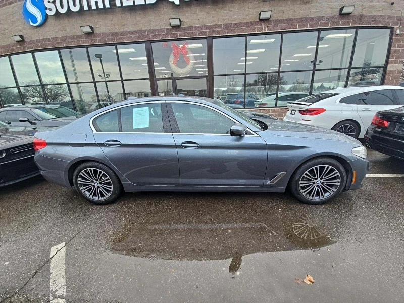 BMW 540 * CARFAX * БЕЗ ПЪРВОНАЧАЛНА ВНОСКА, снимка 2 - Автомобили и джипове - 53274501