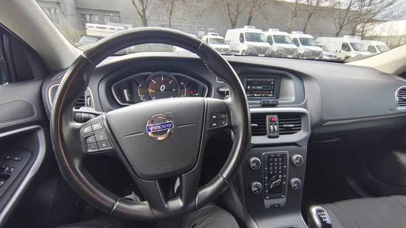 Volvo V40, снимка 10 - Автомобили и джипове - 53401130