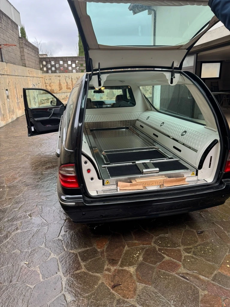 Mercedes-Benz E 270 Zanardo Medio, снимка 9 - Автомобили и джипове - 52743731