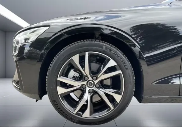 Volvo V60 B4 = Plus Dark = Гаранция, снимка 5 - Автомобили и джипове - 54621376