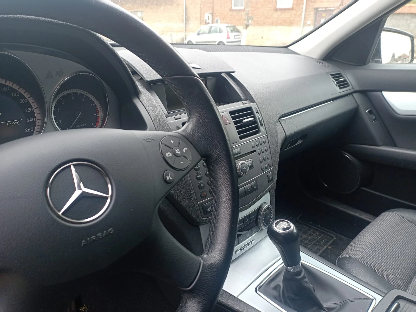 Mercedes-Benz C 180 CGI - изображение 6