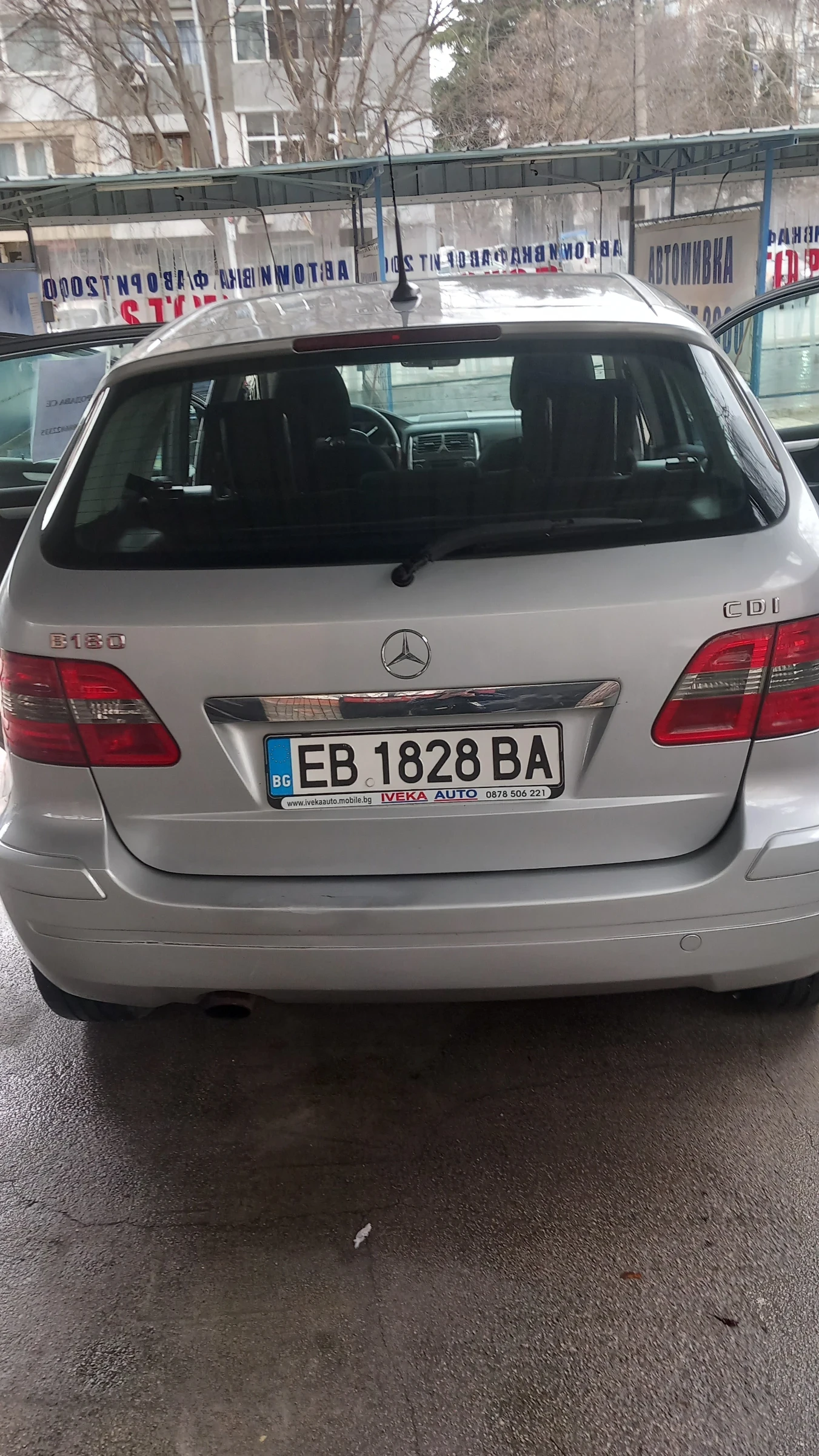 Mercedes-Benz 180  - изображение 6