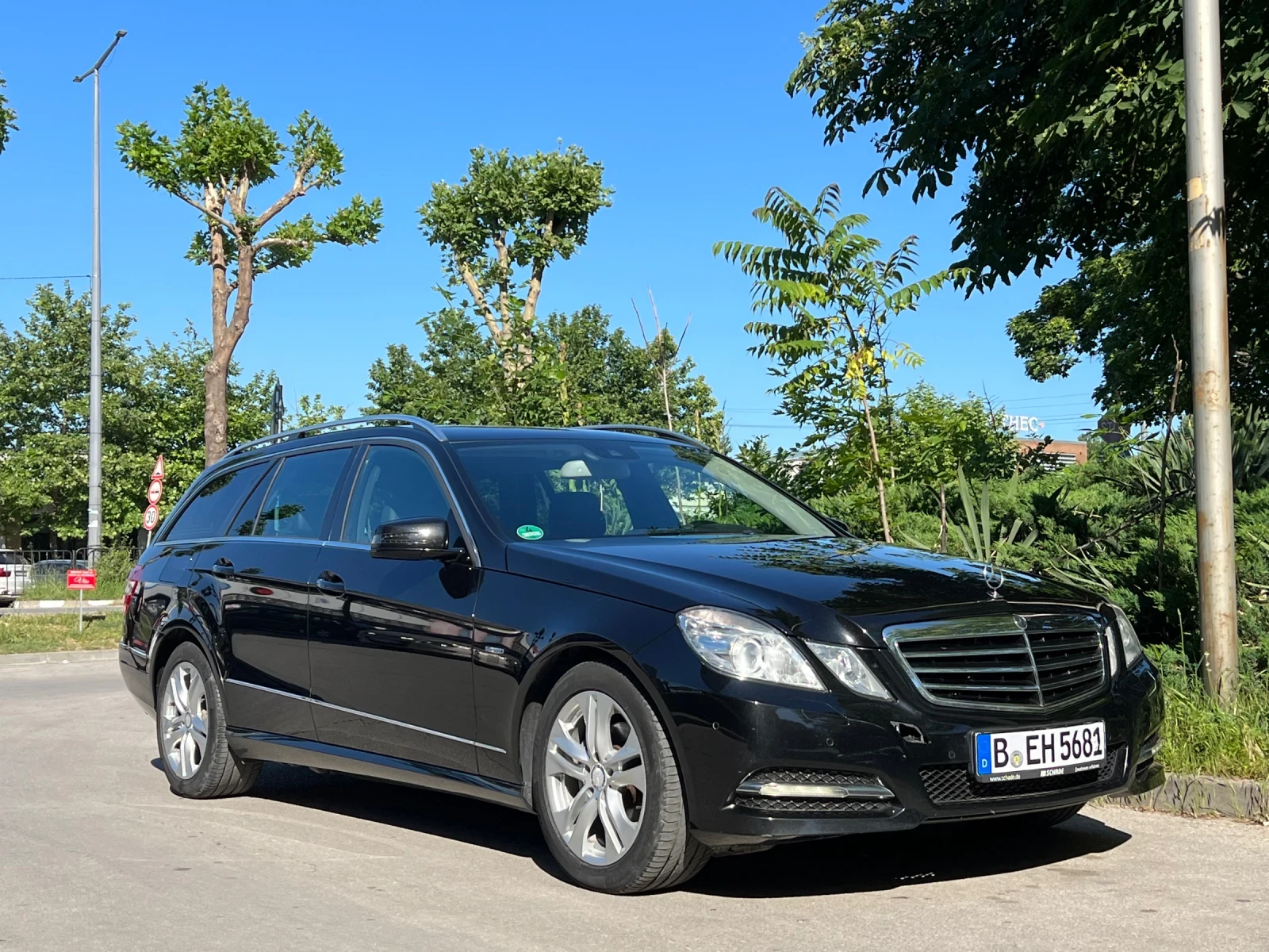 Mercedes-Benz E 200 CGI - изображение 8