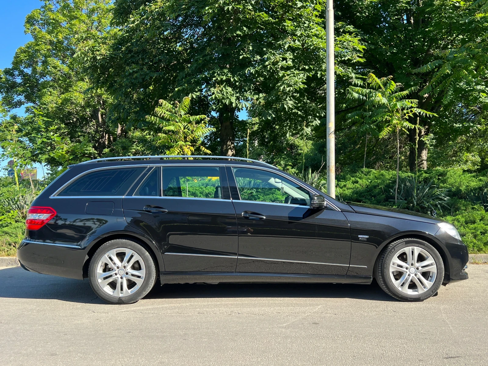 Mercedes-Benz E 200 CGI - изображение 6
