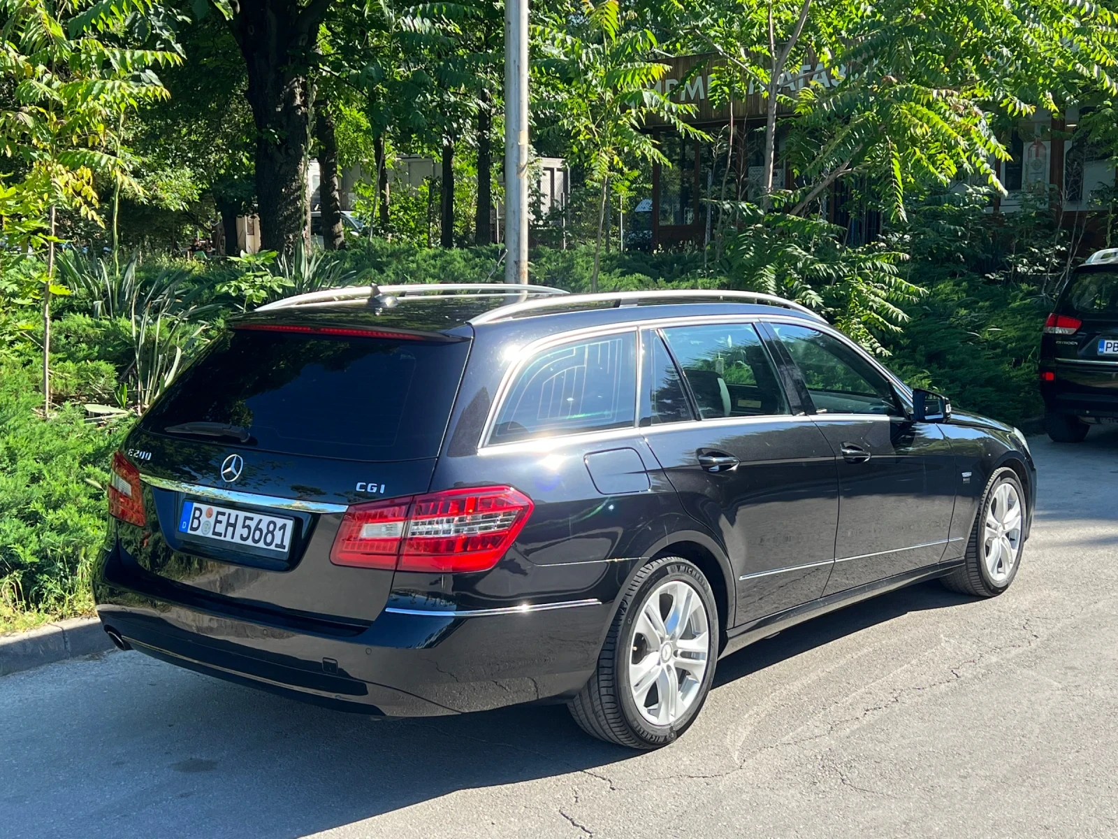 Mercedes-Benz E 200 CGI - изображение 5