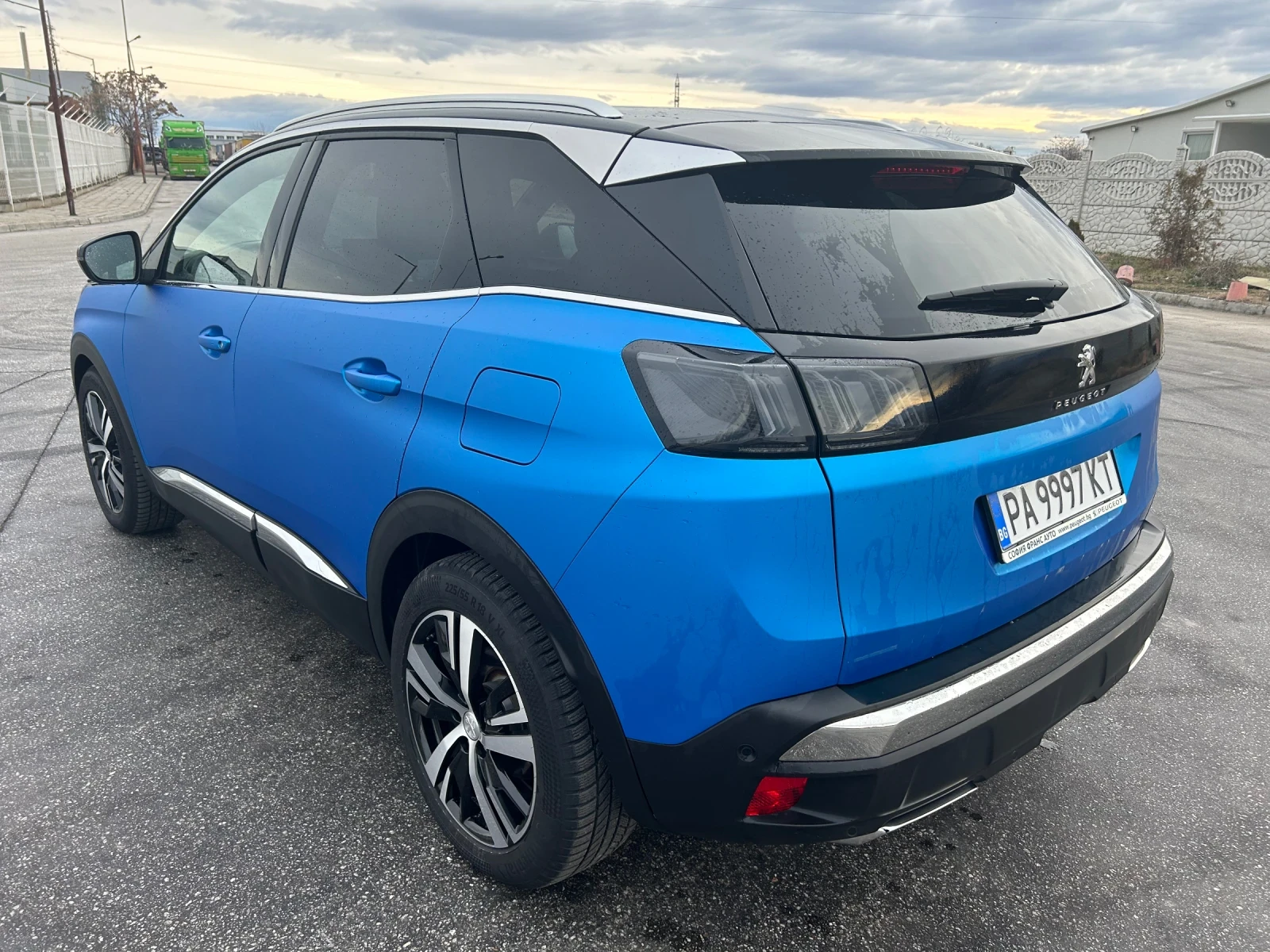 Peugeot 3008 4x4 GT 1.6 Plug-in Hybrid (300hp) AT8 - изображение 4