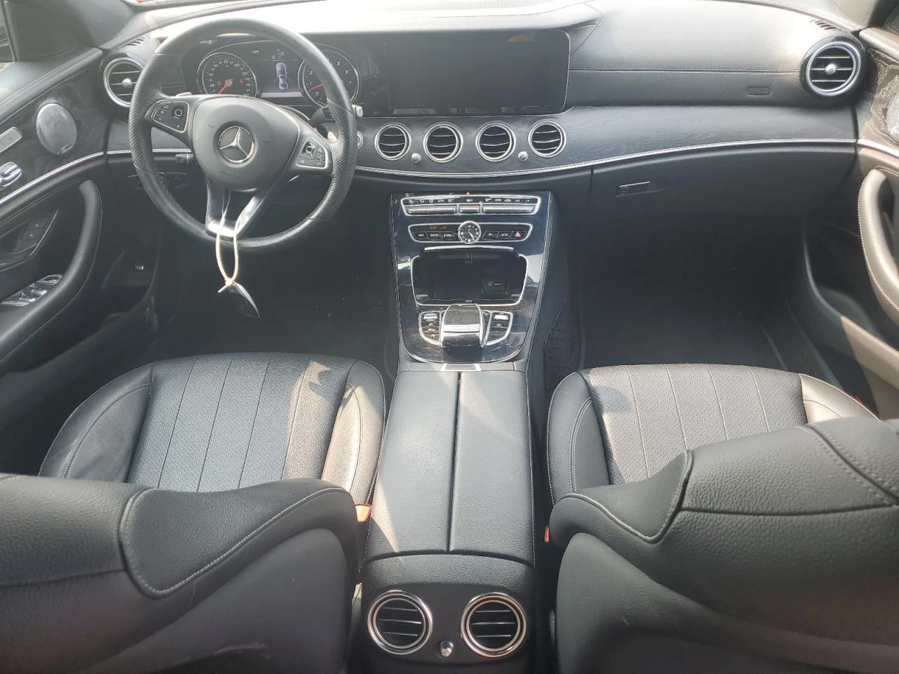Mercedes-Benz E 300 4MATIC/BURMESTER/ПЪЛНА СЕРВИЗНА ИСТОРИЯ - изображение 8
