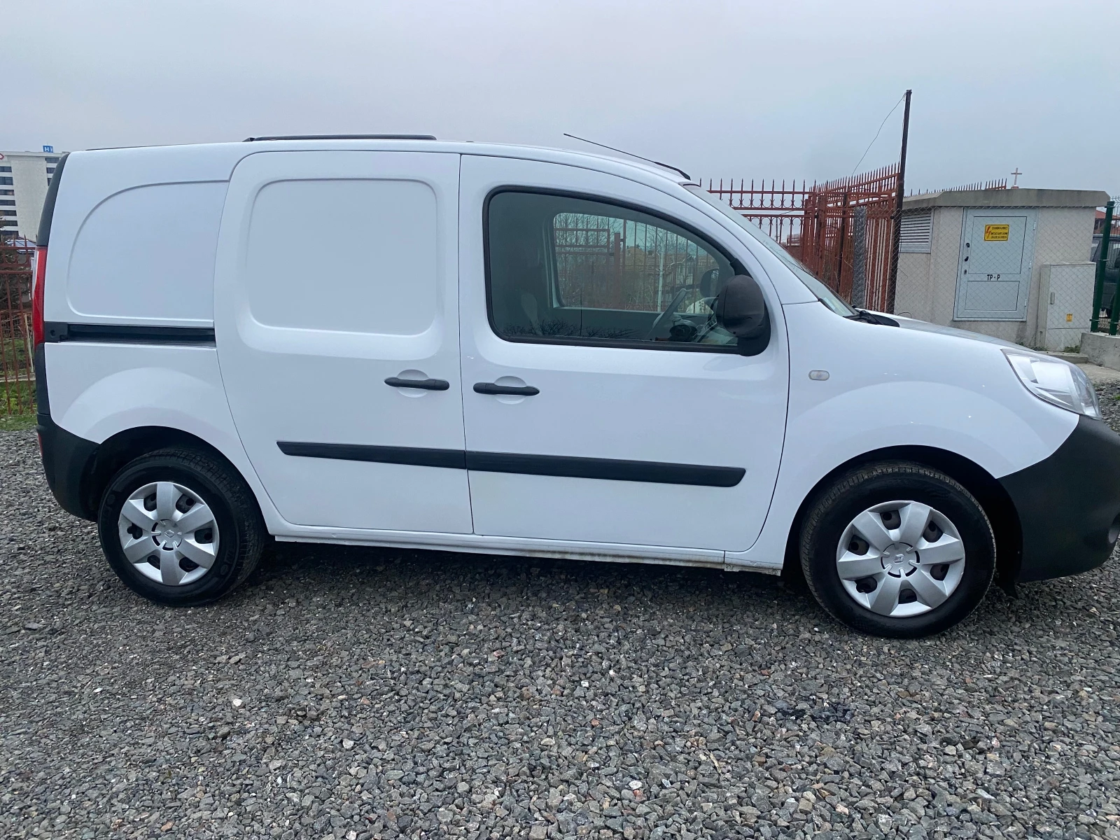 Renault Kangoo 1, 5 автомат нави - изображение 3