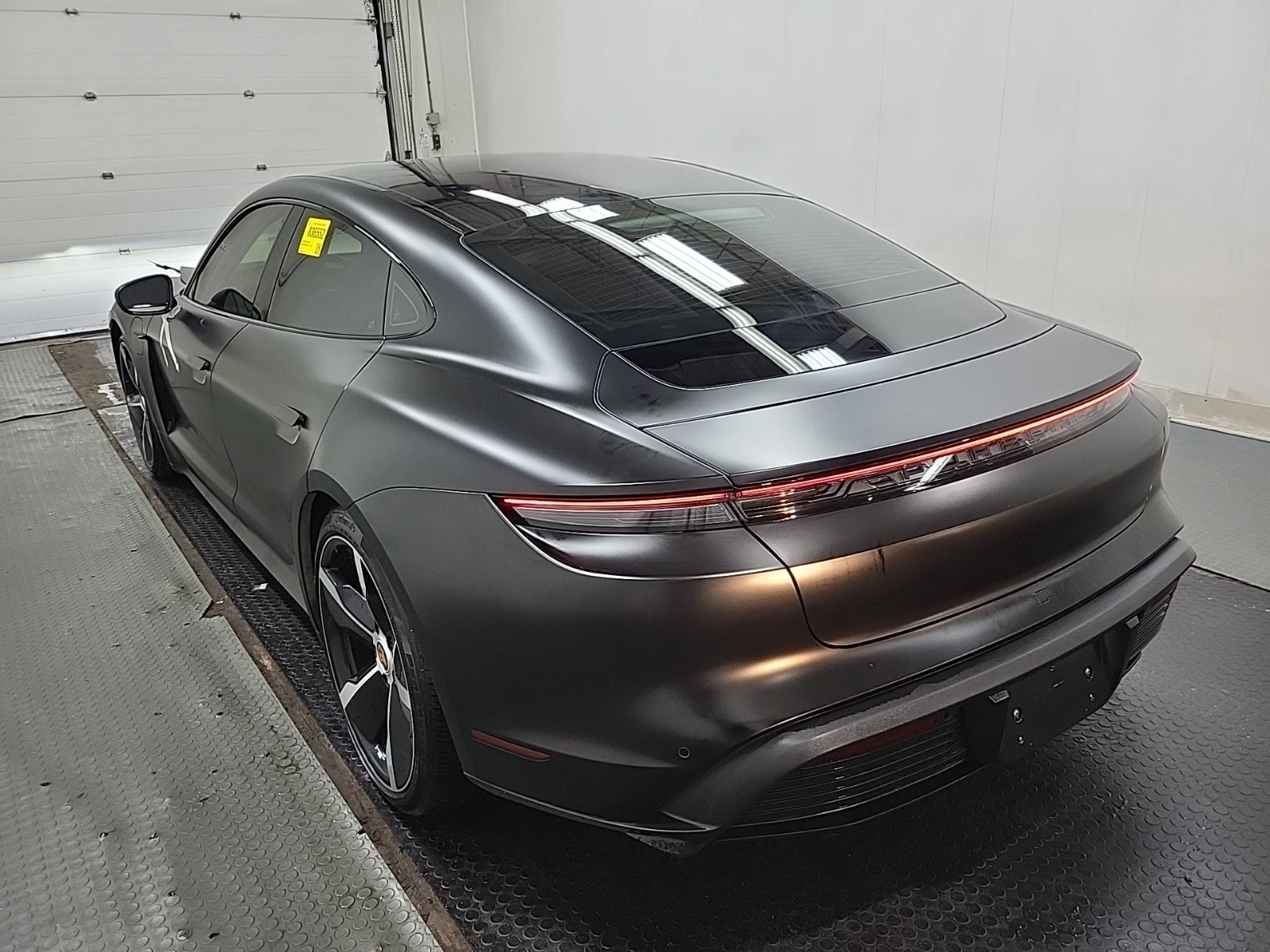 Porsche Taycan 4S| CARFAX| PANORAMA| 2 КЛЮЧА| БЕЗ ИНЦИДЕНТИ - изображение 4