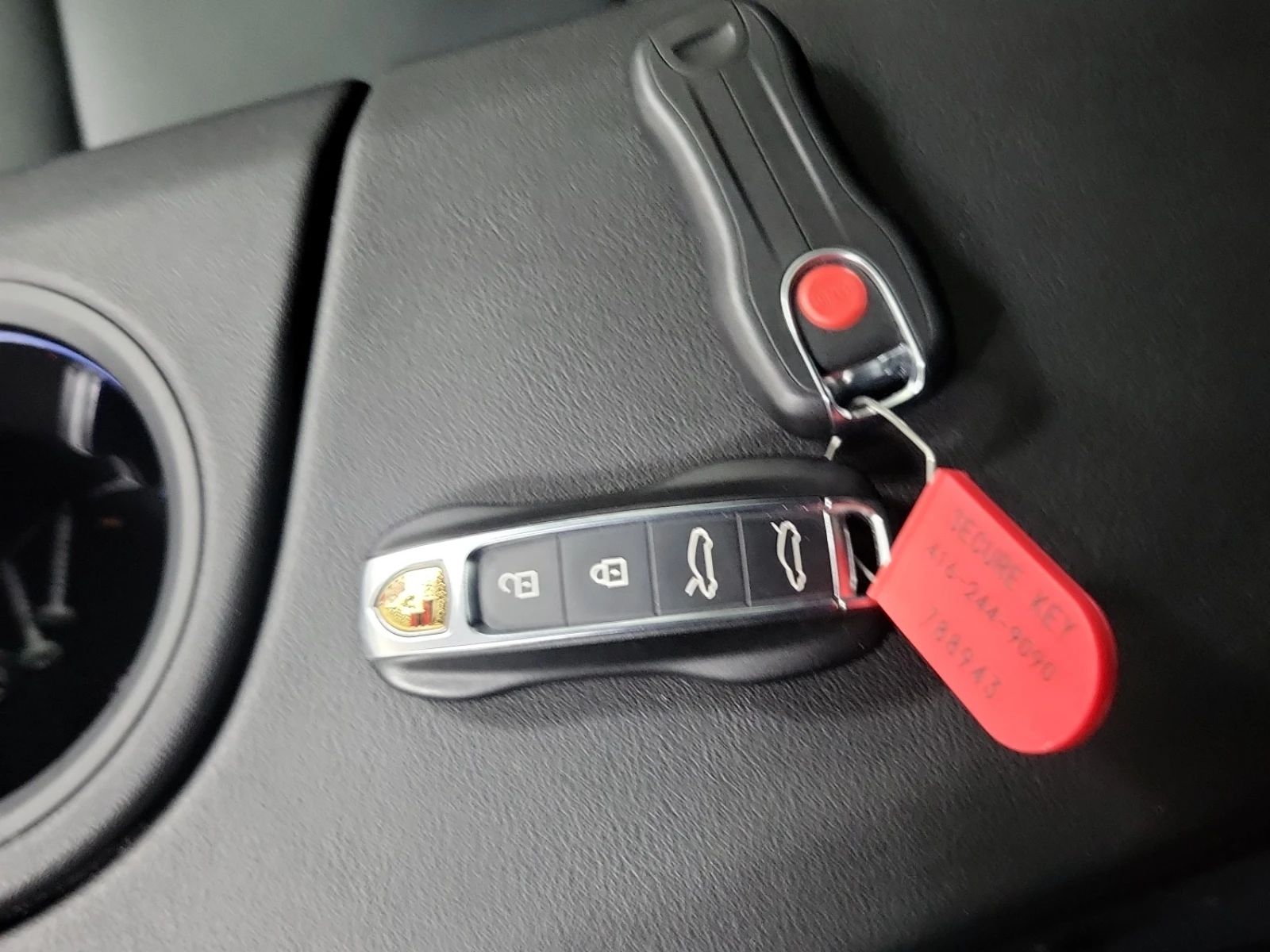 Porsche Taycan 4S| CARFAX| PANORAMA| 2 �����| ��� ��������� | Mobile.bg � ����������� 16