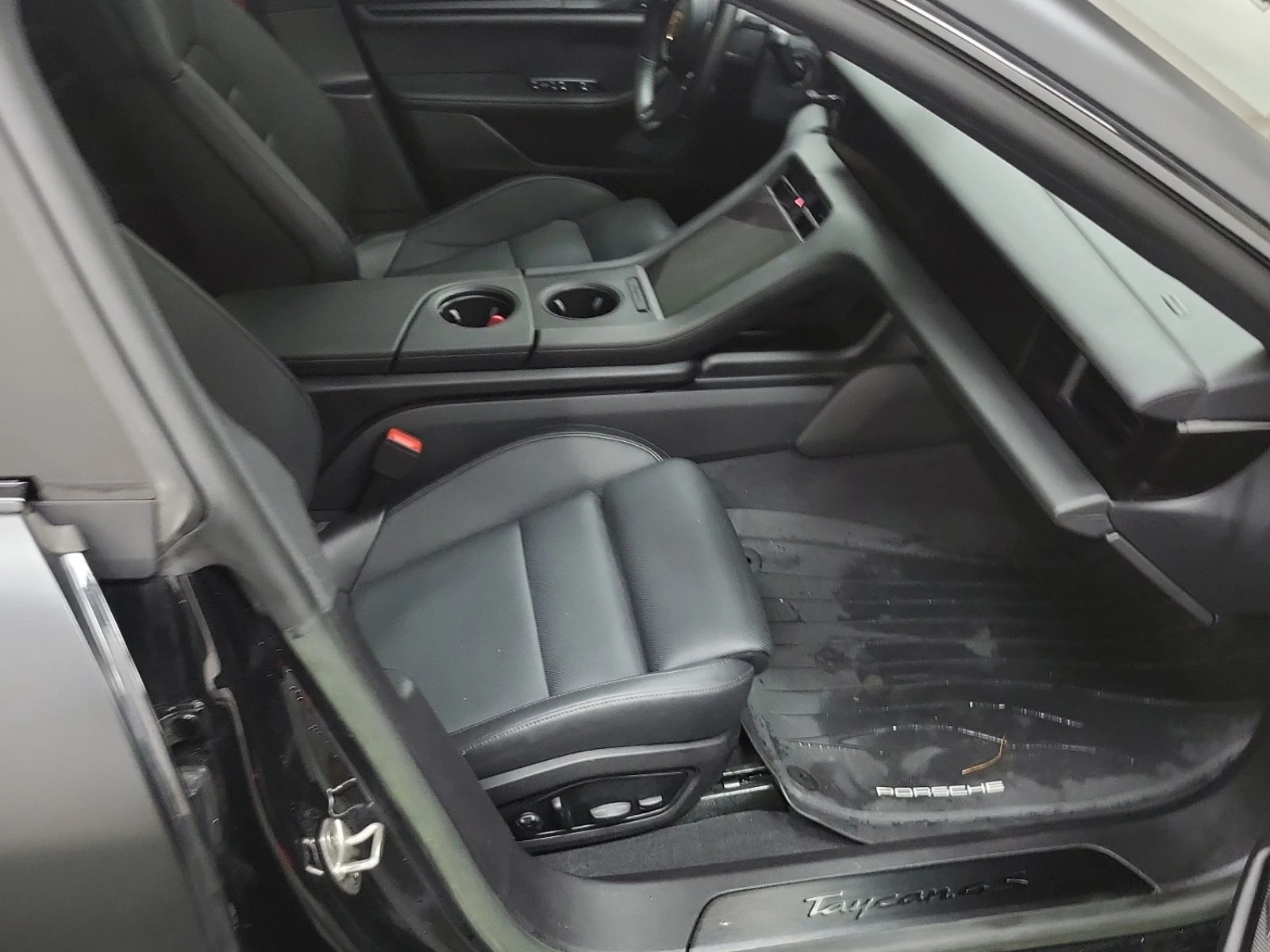 Porsche Taycan 4S| CARFAX| PANORAMA| 2 �����| ��� ��������� | Mobile.bg � ����������� 15