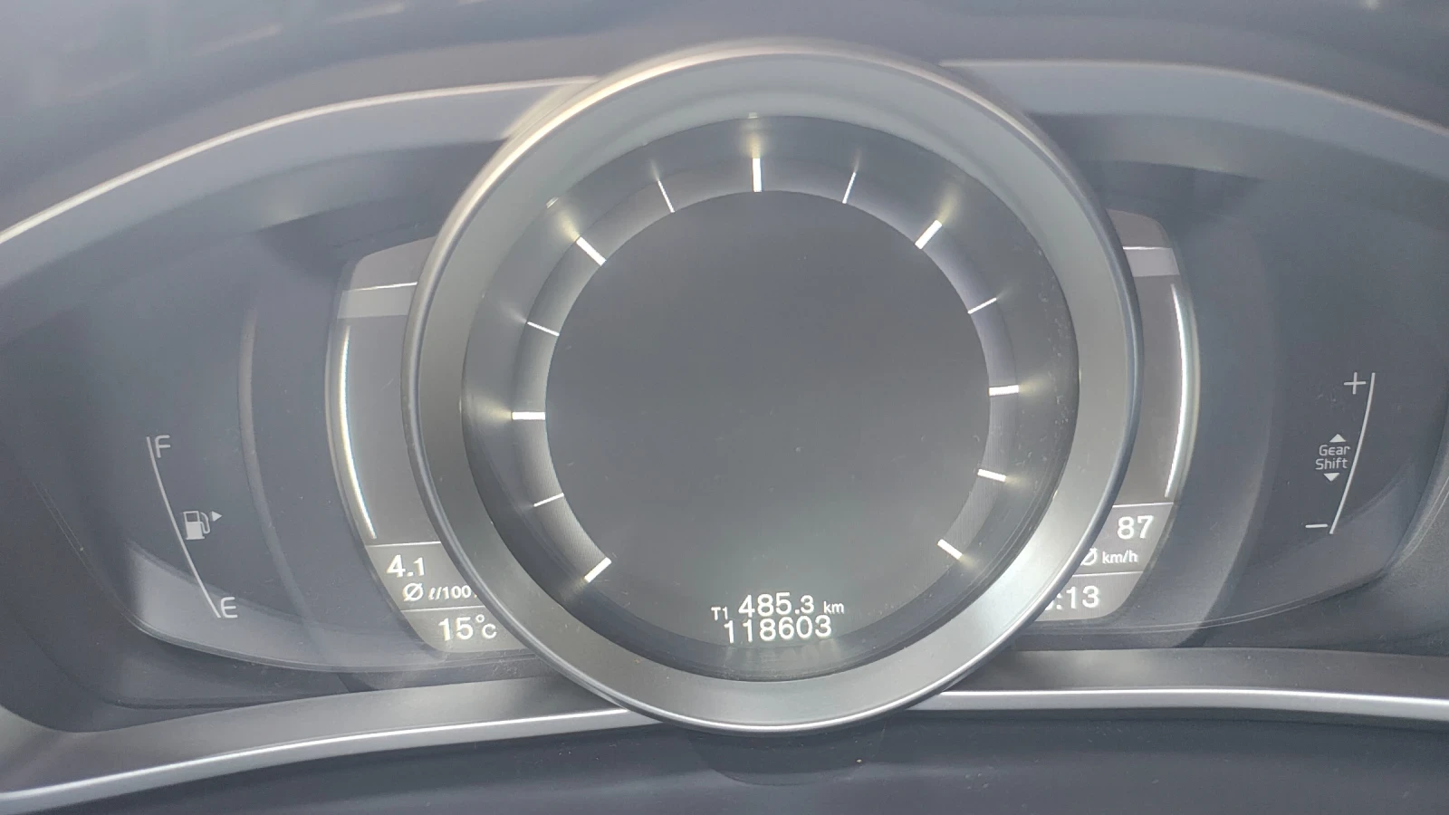 Volvo V40, снимка 15 - Автомобили и джипове - 53401130