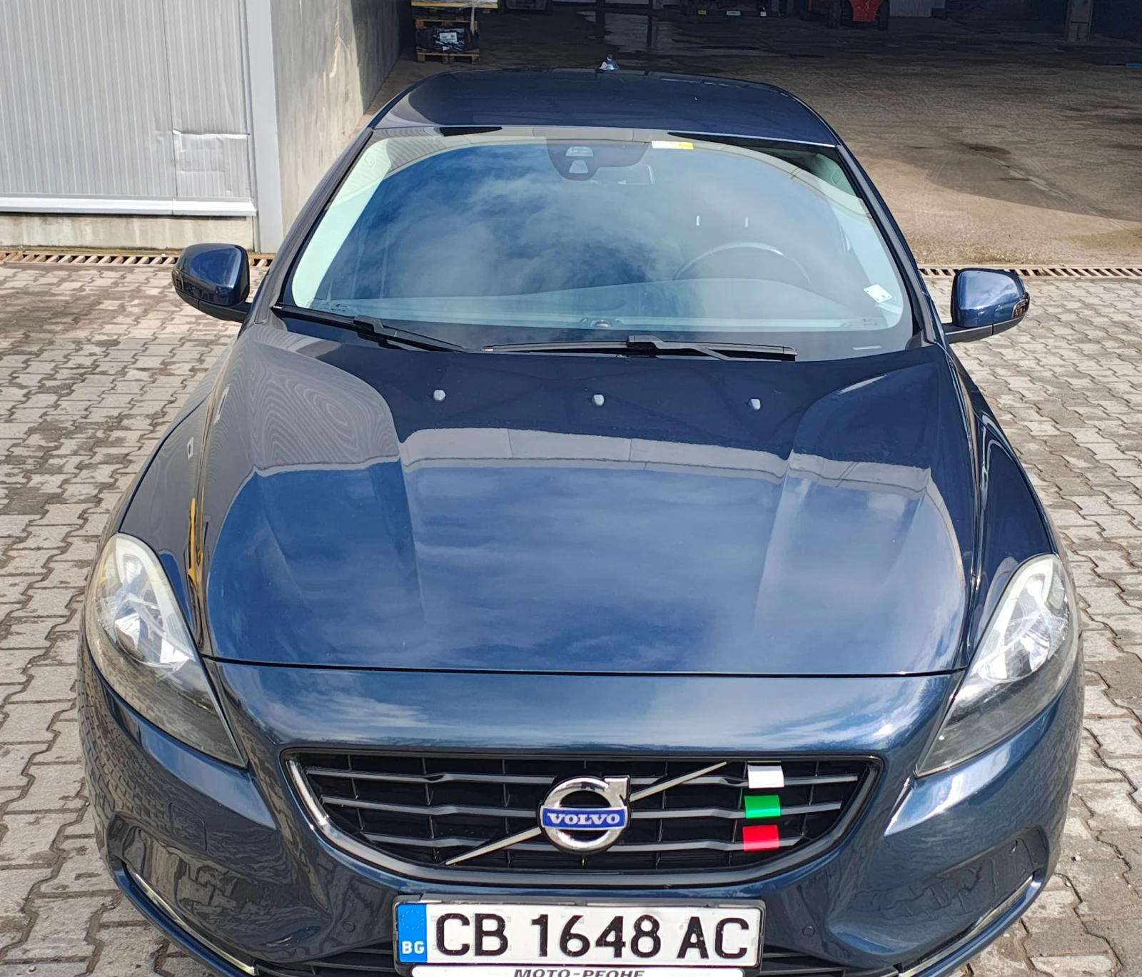 Volvo V40  - изображение 5