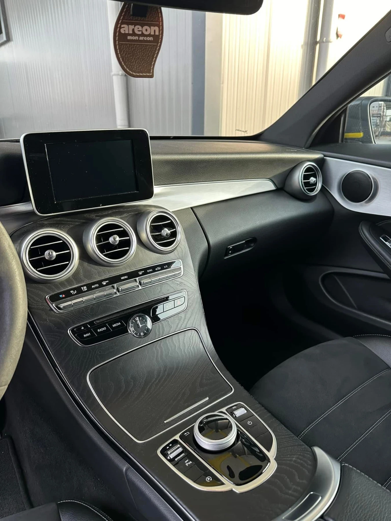 Mercedes-Benz C 300 Поръчков от Silver Star | Карбон пакет | 2 комплек, снимка 9 - Автомобили и джипове - 53733519