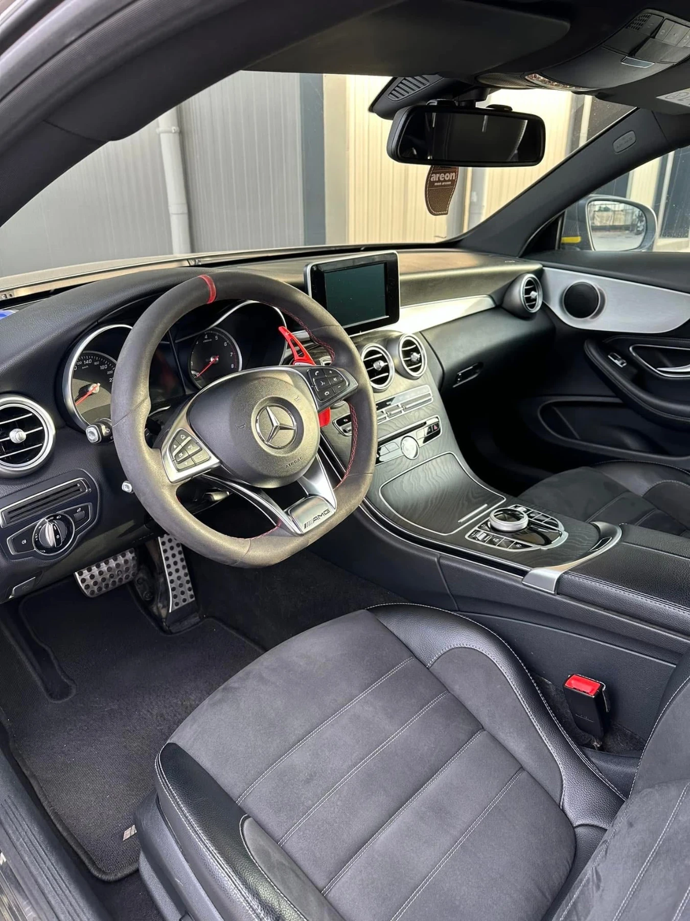 Mercedes-Benz C 300 Поръчков от Silver Star | Карбон пакет | 2 комплек, снимка 8 - Автомобили и джипове - 53733519