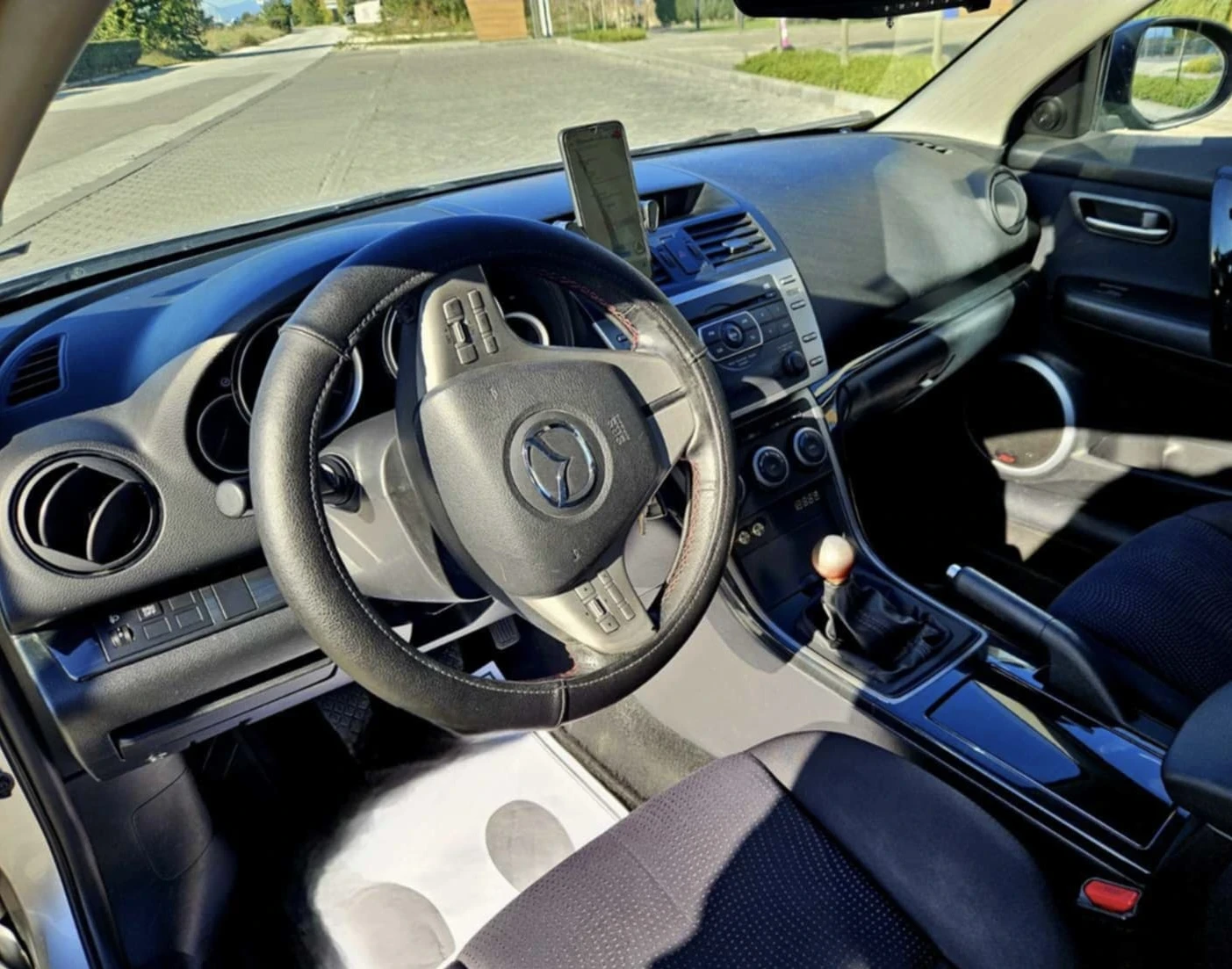 Mazda 6 2.0 140кс, снимка 8 - Автомобили и джипове - 53786004