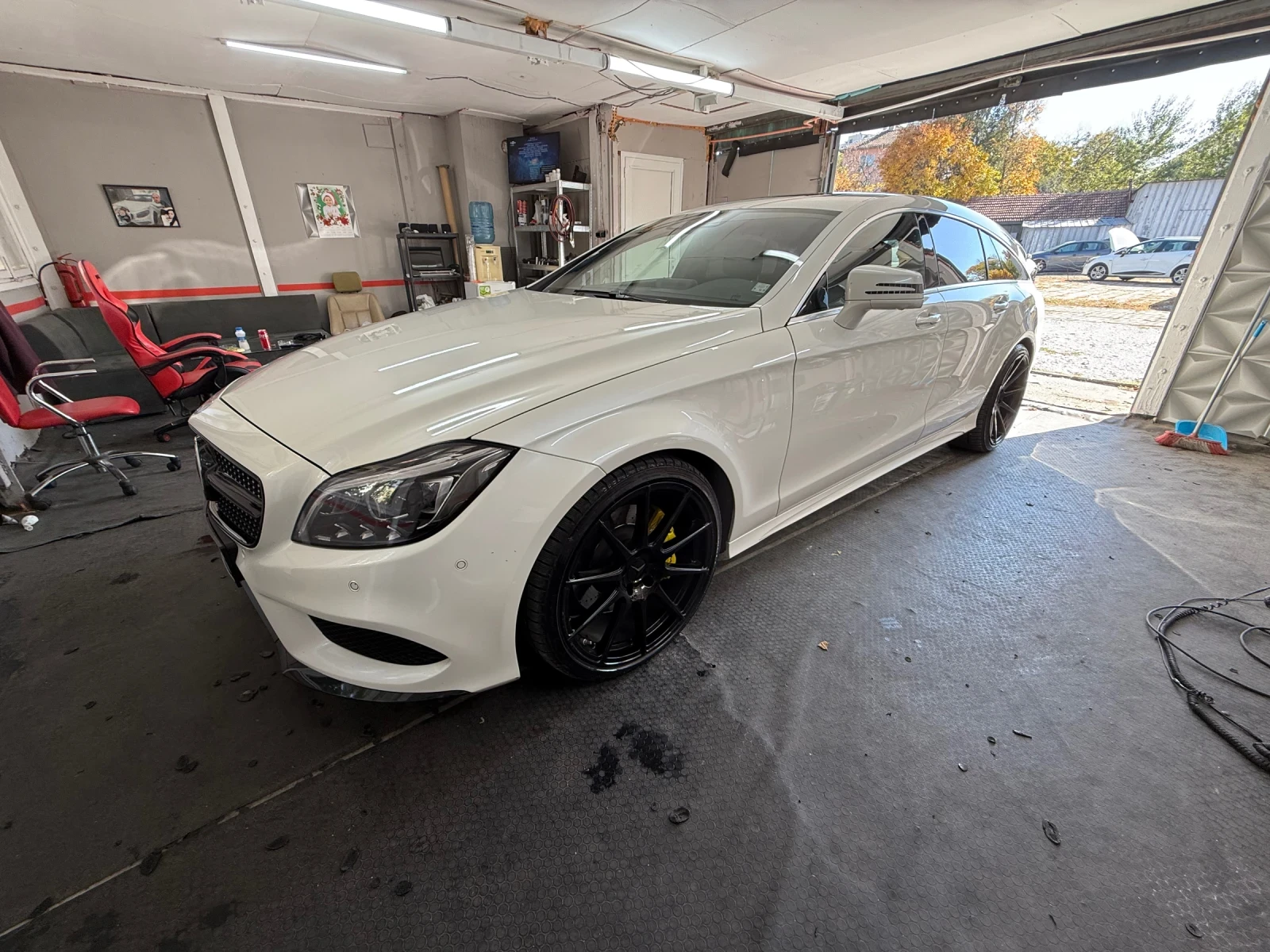 Mercedes-Benz CLS 400 Amg Paket / Shooting brake, снимка 2 - Автомобили и джипове - 53819164