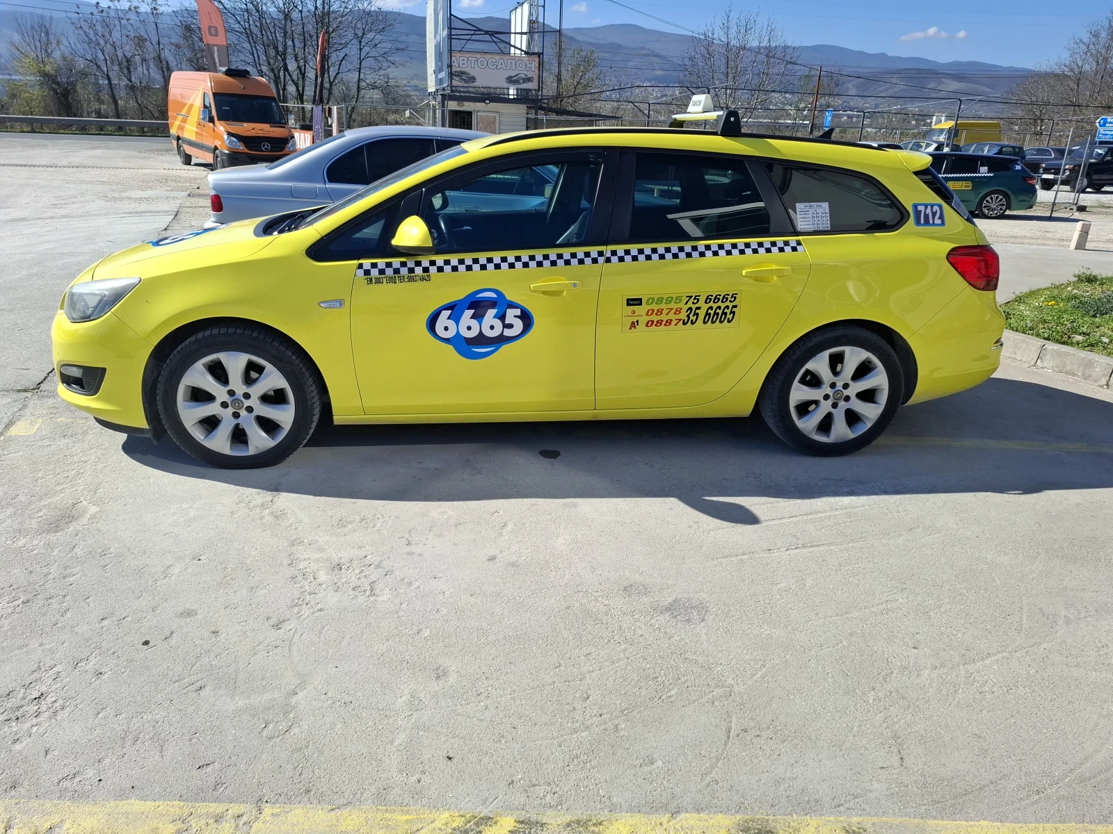 Opel Astra На пълно обслужена всичко платено за Такси , снимка 3 - Автомобили и джипове - 54106322