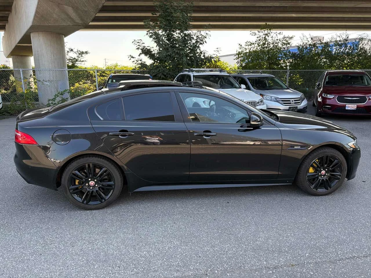 Jaguar XE * R Sport * CARFAX * ОПЦИЯ ЗА ФИНАНСИРАНЕ, снимка 3 - Автомобили и джипове - 55591653