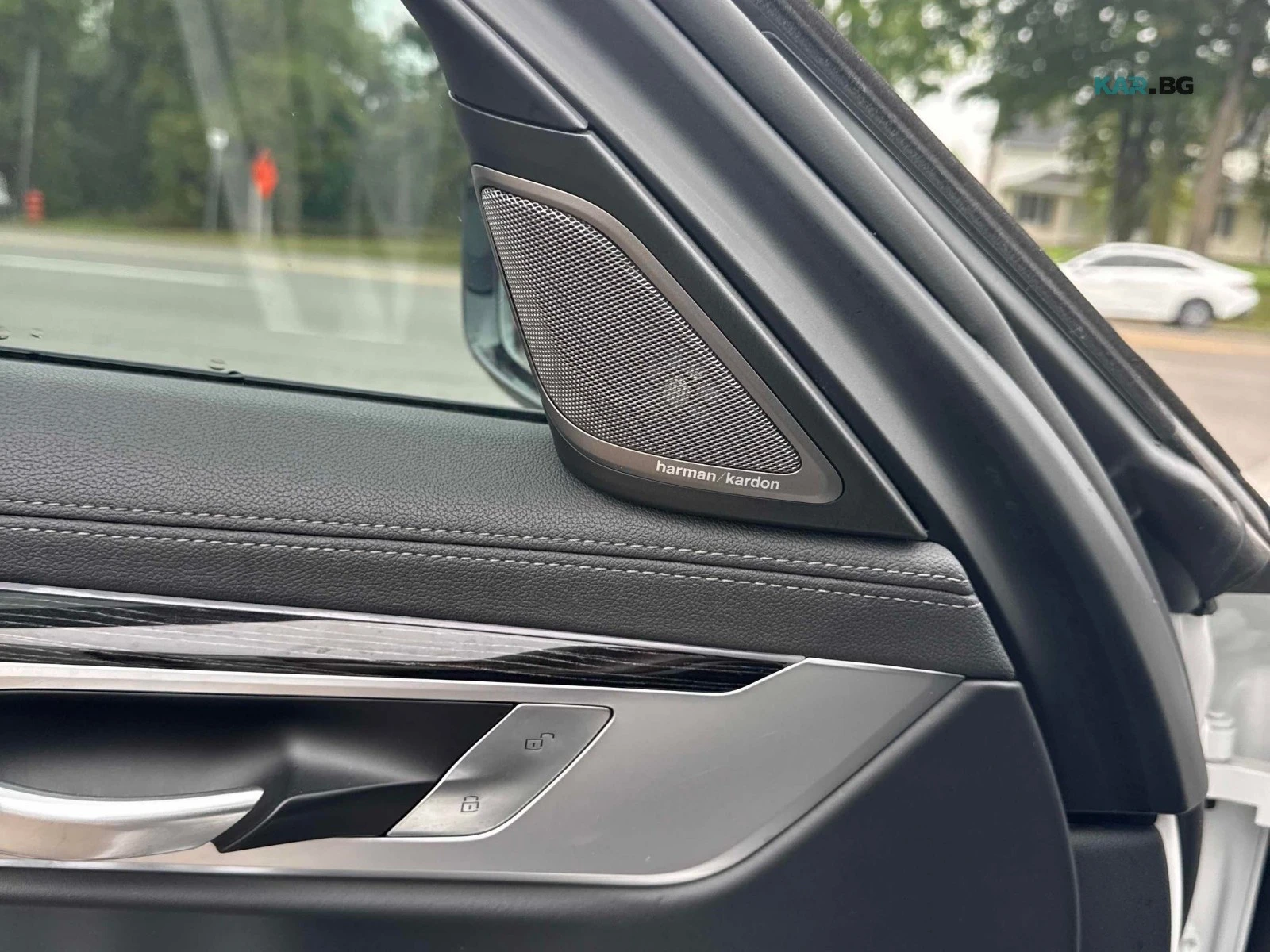 BMW 750 M Sport HUD Carbon HK АвтоКредит (ЦЕНА ДО БГ), снимка 12 - Автомобили и джипове - 55893428