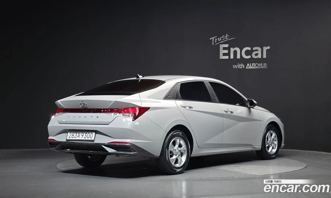 Hyundai Elantra 1.6 Modern, снимка 2 - Автомобили и джипове - 56155797
