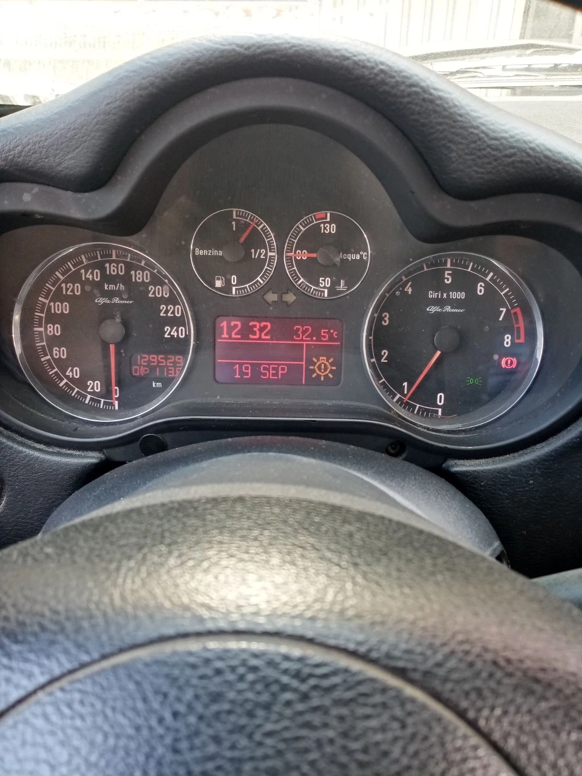 Alfa Romeo 147 1.6, снимка 8 - Автомобили и джипове - 56167875