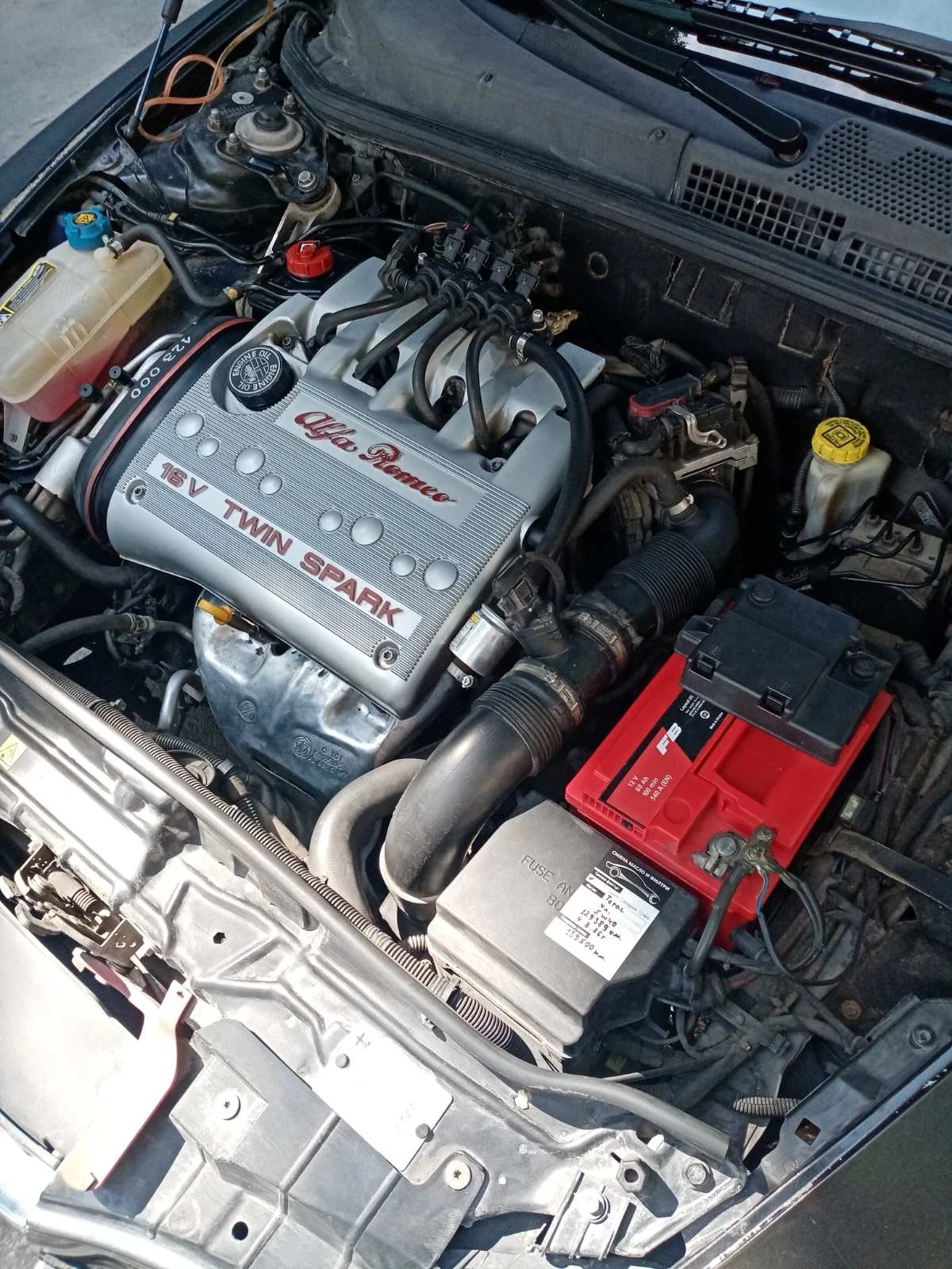 Alfa Romeo 147 1.6, снимка 10 - Автомобили и джипове - 56167875