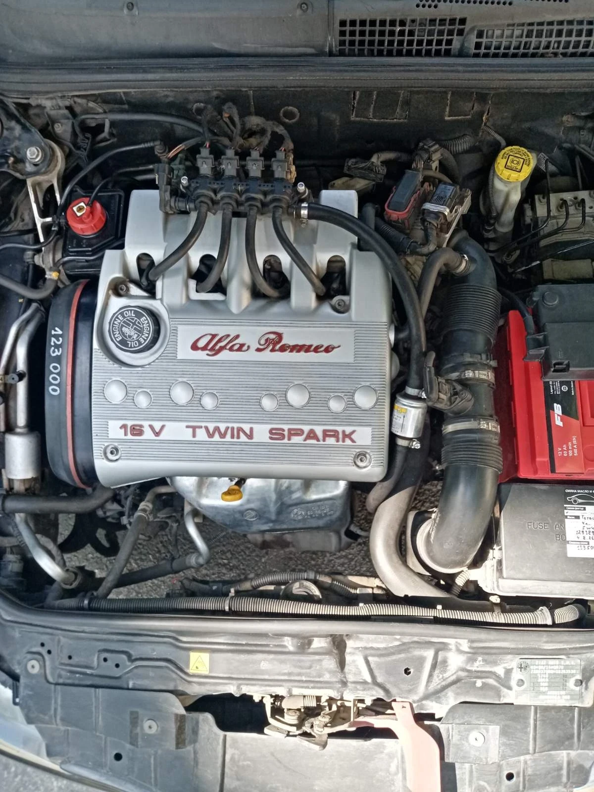 Alfa Romeo 147 1.6, снимка 9 - Автомобили и джипове - 56167875