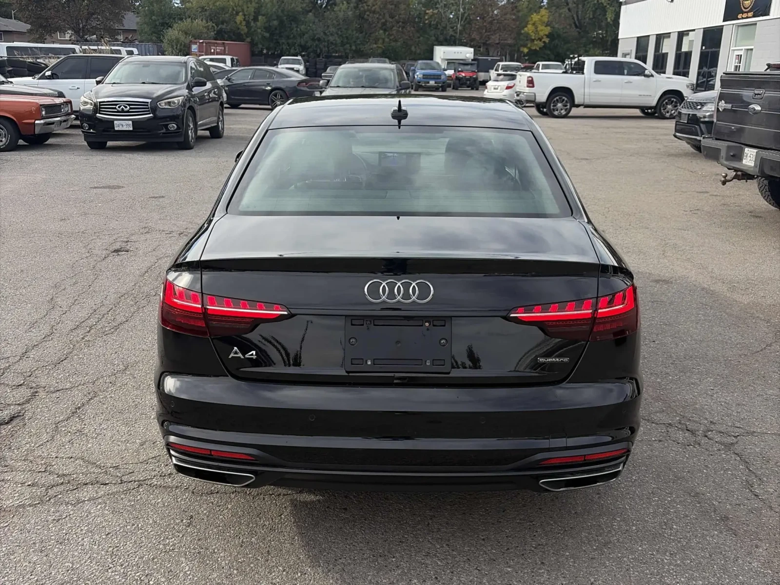 Audi A4 Komfort, снимка 4 - Автомобили и джипове - 56403608