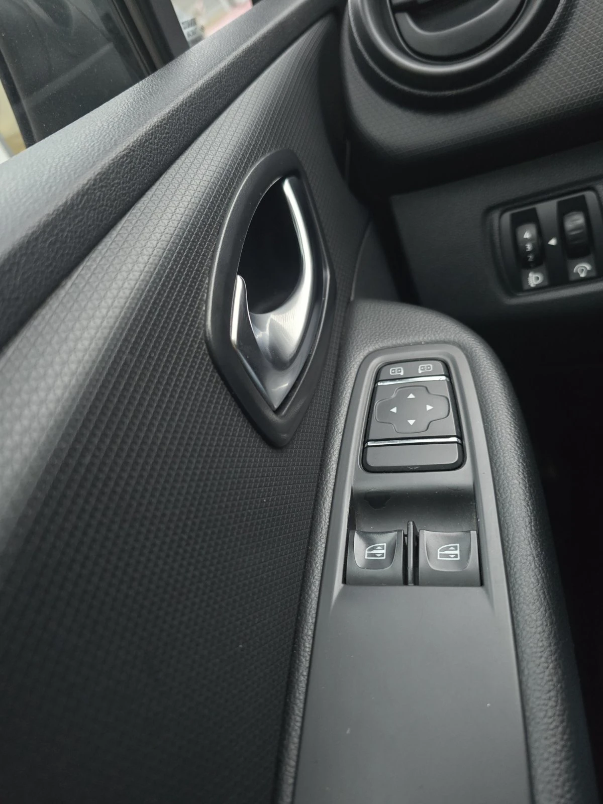 Renault Clio Energy dCi 75 �.�. BVM5 (� N1 �����������) | Mobile.bg � ����������� 12