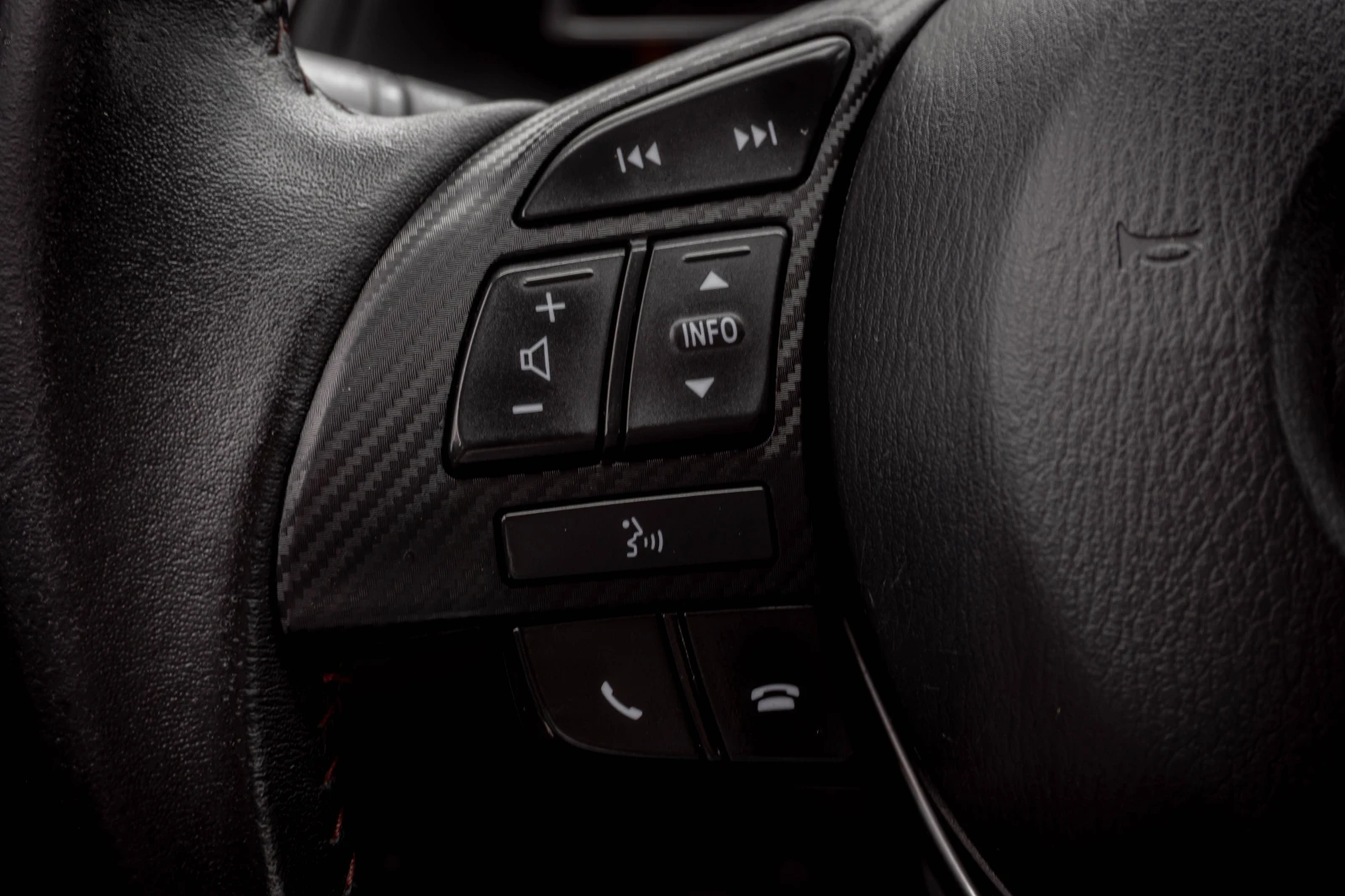 Mazda 3 2.0 Бензин ТОП! С ГАРАНЦИЯ!, снимка 8 - Автомобили и джипове - 56702516