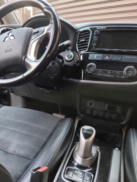 Mitsubishi Outlander Phev, снимка 11