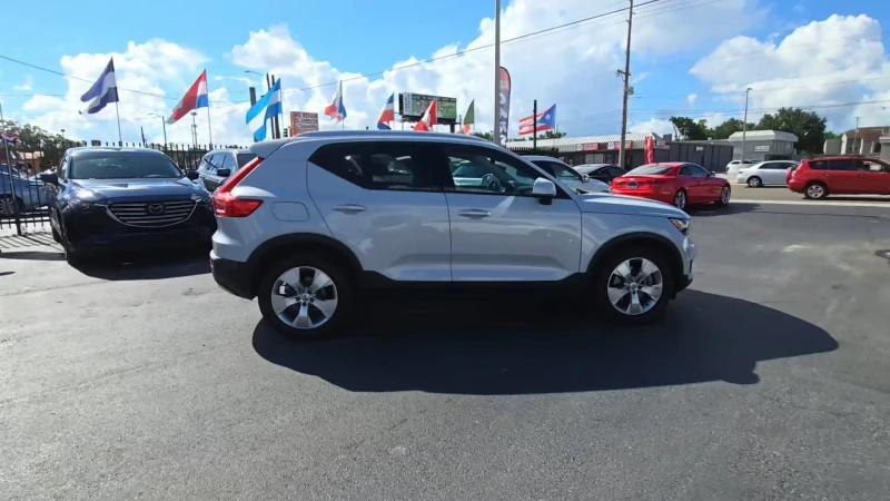 Volvo XC40 MOMENTUM T5 AWD, снимка 2 - Автомобили и джипове - 47194229