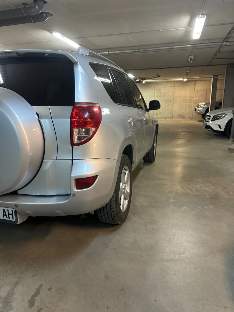 Toyota Rav4 D4d, снимка 6 - Автомобили и джипове - 47728371