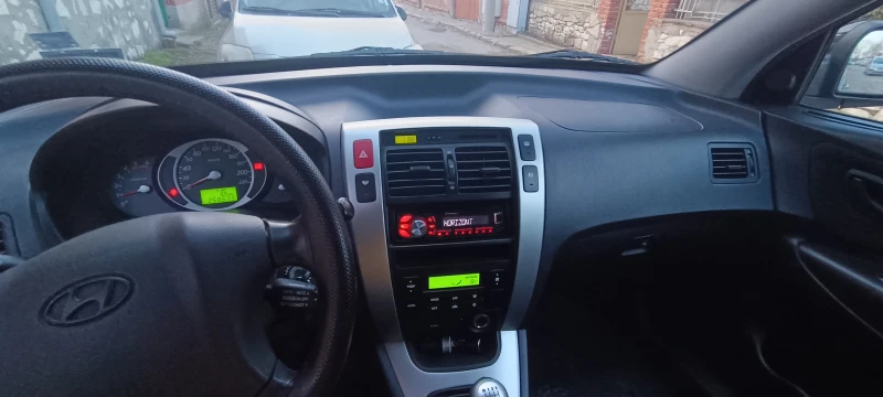Hyundai Tucson, снимка 4 - Автомобили и джипове - 51610419