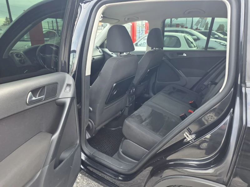 VW Tiguan, снимка 13 - Автомобили и джипове - 52664196