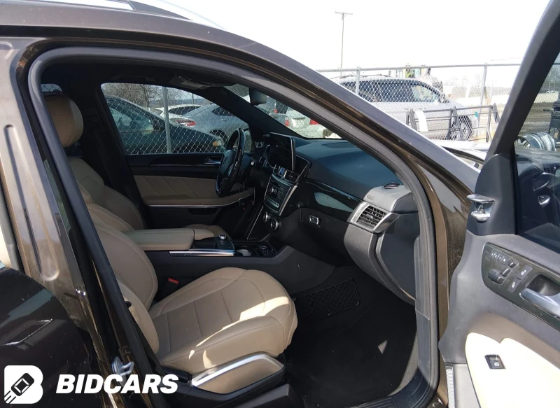 Mercedes-Benz GL 550 V8 4MATIC, снимка 5 - Автомобили и джипове - 53440882