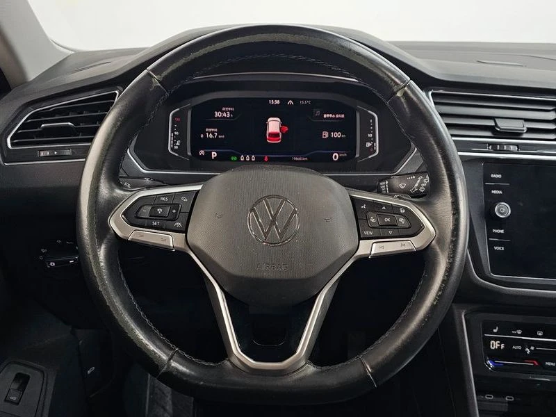 VW Tiguan 2.0 TDI 4-Motion Premium| 150к.с.| ВКЛ.ТЕХНОТЕСТ, снимка 13 - Автомобили и джипове - 55232060