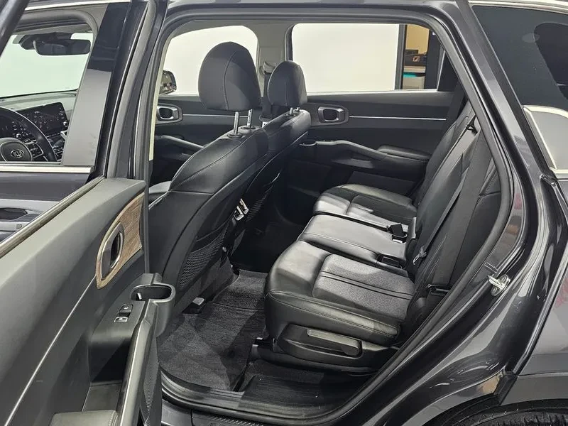 Kia Sorento 2.2 CRDI 4WD - САМО 30% АВАНС, снимка 11 - Автомобили и джипове - 55899873