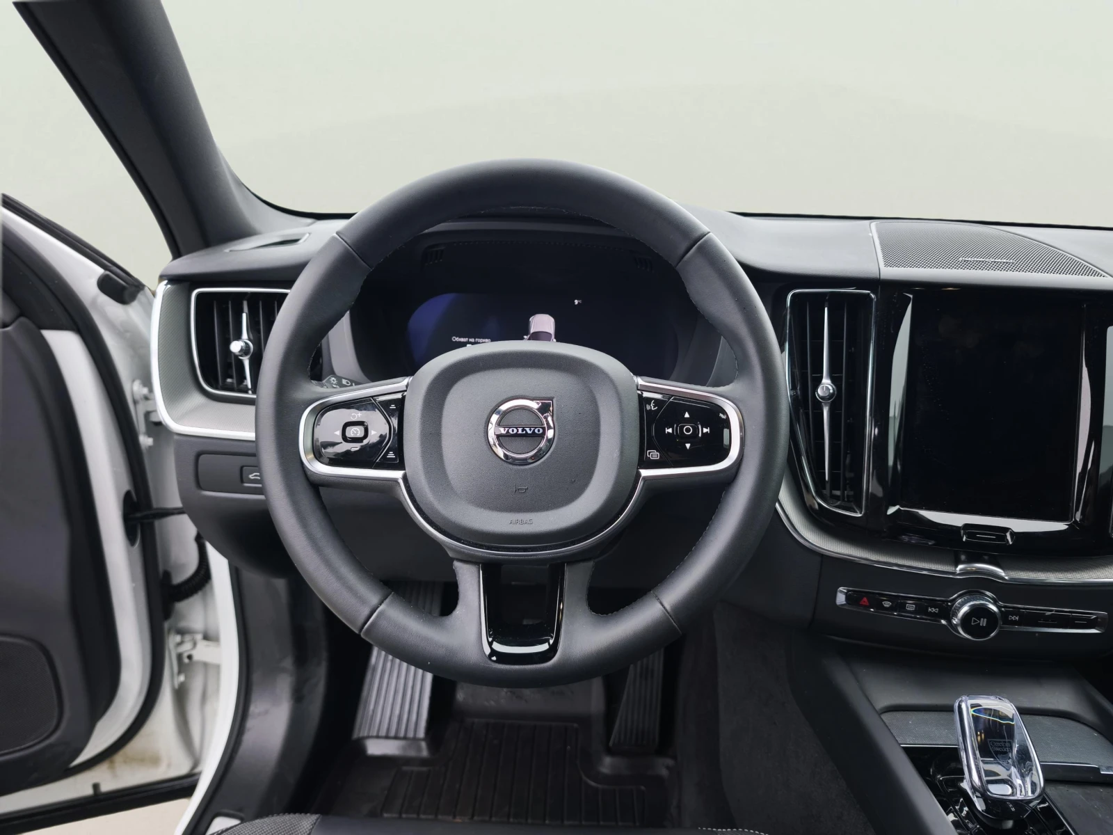 Volvo XC60 2.0L, снимка 10 - Автомобили и джипове - 54108374